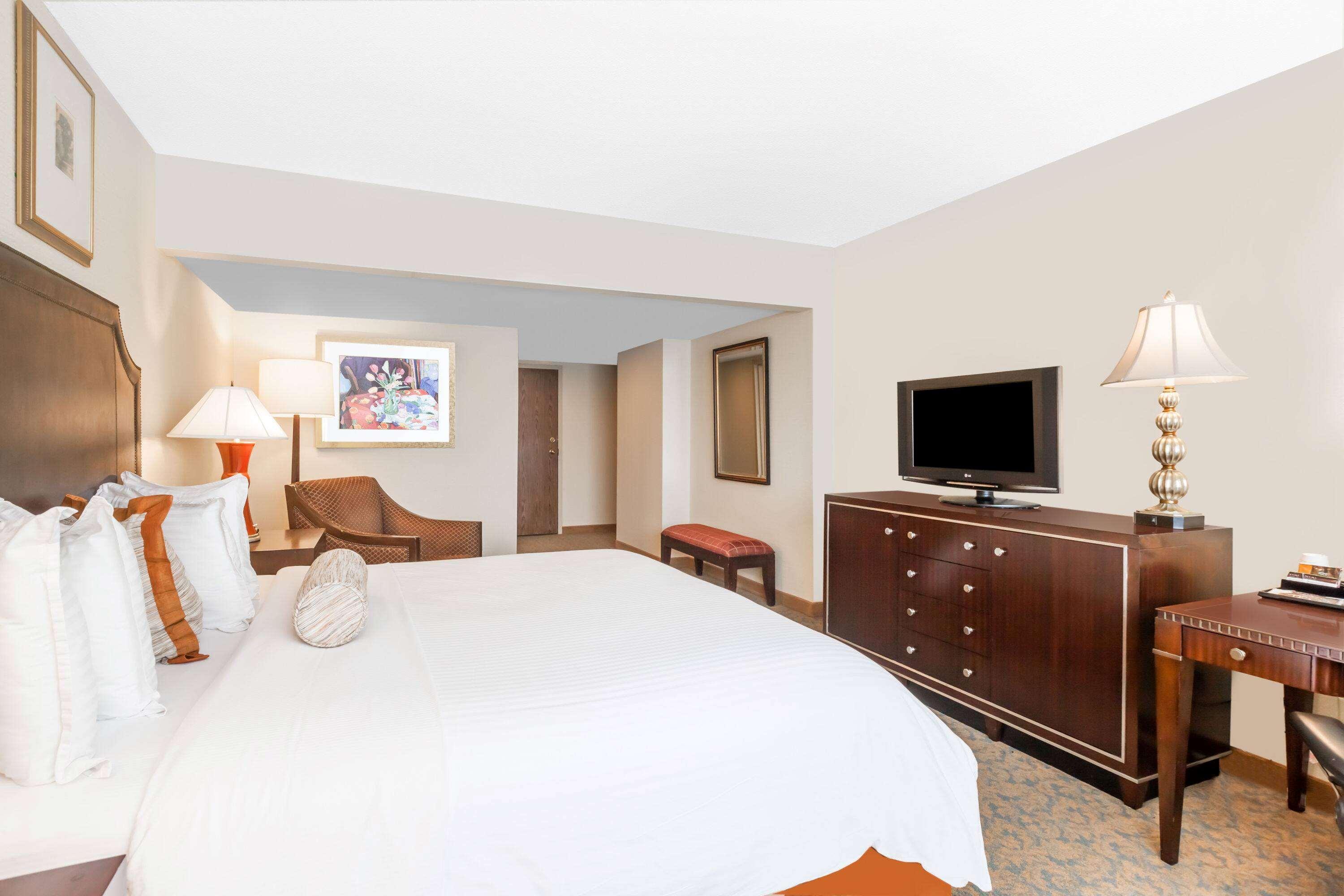 Отель Wyndham Indianapolis Airport Экстерьер фото