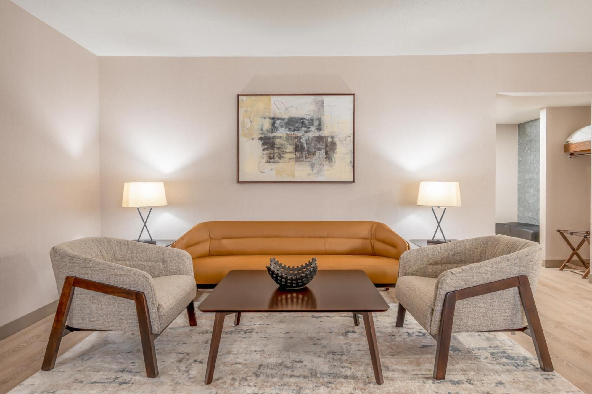 Отель Wyndham Indianapolis Airport Экстерьер фото