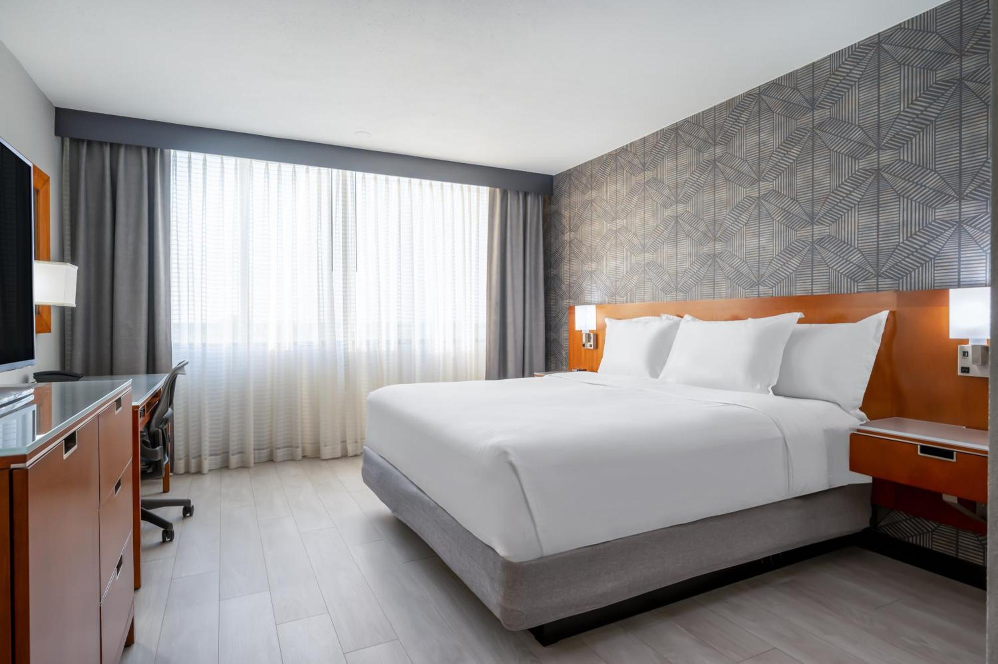 Отель Wyndham Indianapolis Airport Экстерьер фото