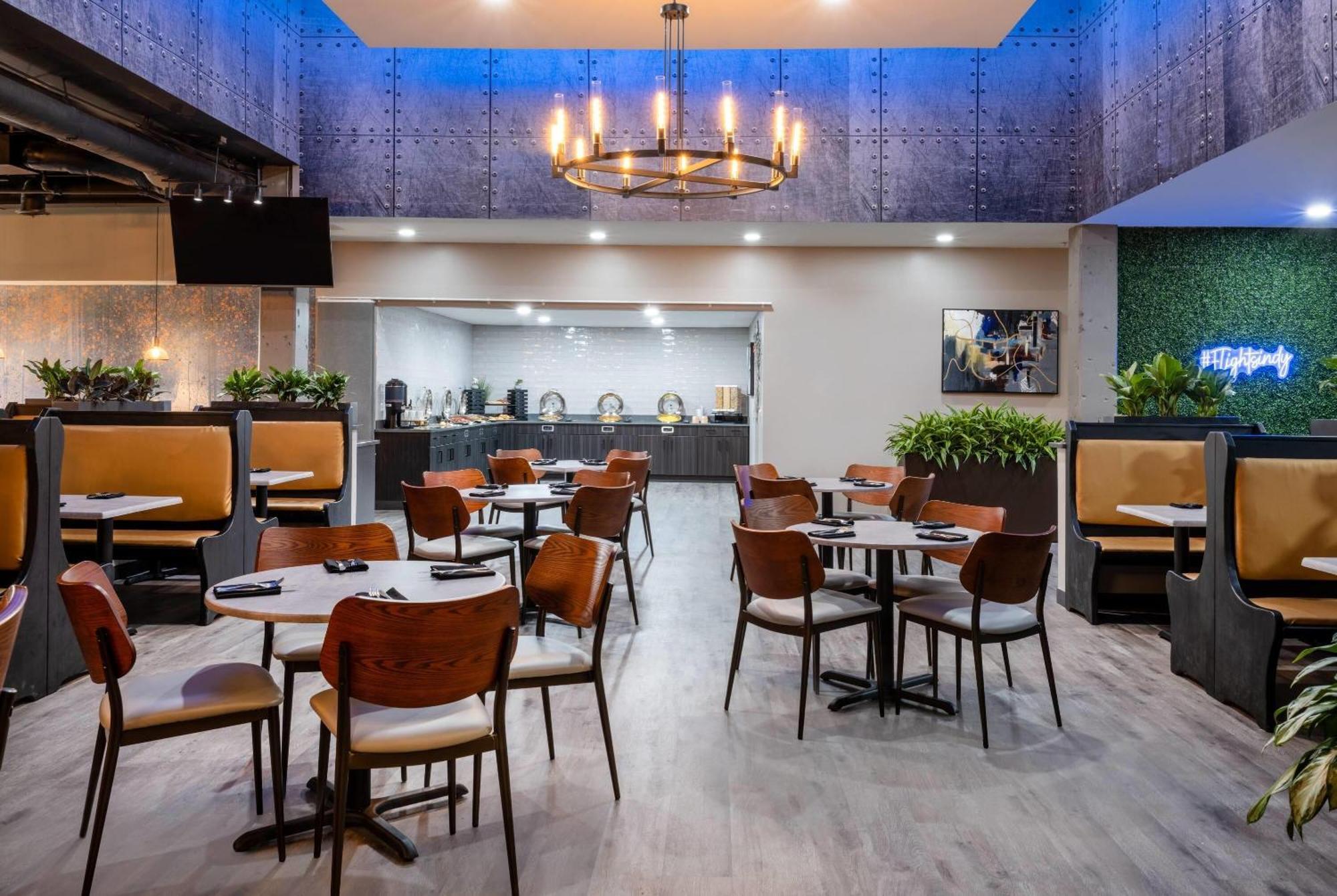 Отель Wyndham Indianapolis Airport Экстерьер фото